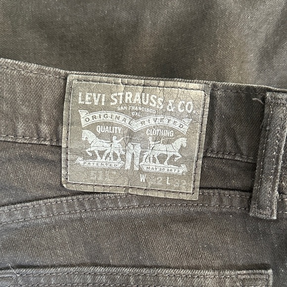 Levi's Men's Dark Black Straight Jeans - Picture 4 of 10